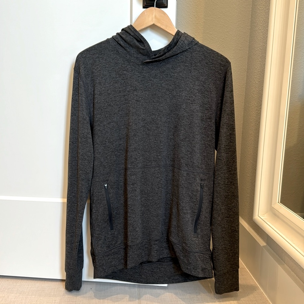 Vuori Ponto Performance Hoodie - Men’s Medium - Charcoal Gray